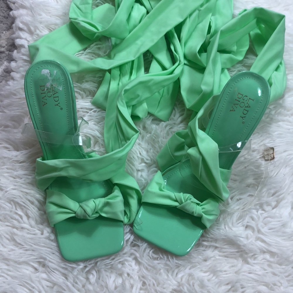 LADY GO DIVA Green Heels - Picture 3 of 10